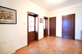 Vstupní hala - Prodej domu 347 m², Ostrava