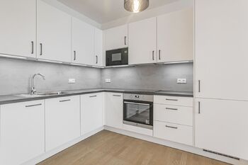 Kuchyně. - Pronájem bytu 2+kk v osobním vlastnictví 54 m², Praha 4 - Modřany