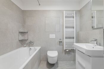 Koupelna. - Pronájem bytu 2+kk v osobním vlastnictví 54 m², Praha 4 - Modřany
