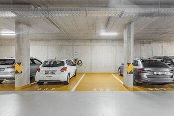 Parkovací stání. - Pronájem bytu 2+kk v osobním vlastnictví 54 m², Praha 4 - Modřany