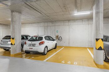 Parkovací stání. - Pronájem bytu 2+kk v osobním vlastnictví 54 m², Praha 4 - Modřany