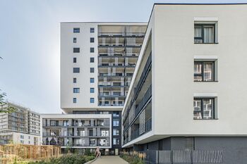 Budova. - Pronájem bytu 2+kk v osobním vlastnictví 54 m², Praha 4 - Modřany