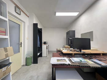 Prodej výrobních prostor 600 m², Pardubice