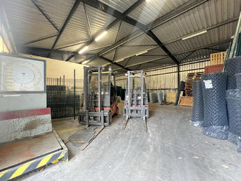 Prodej výrobních prostor 600 m², Pardubice