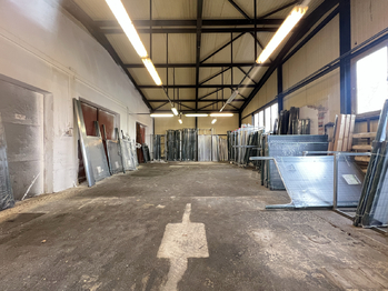 Prodej výrobních prostor 600 m², Pardubice