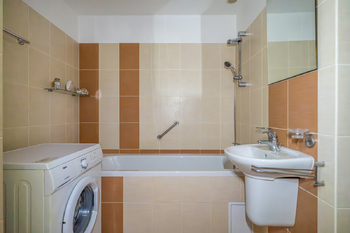 Prodej bytu 1+kk v družstevním vlastnictví 44 m², Praha 4 - Nusle