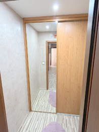 Šatna - Prodej bytu 3+1 v družstevním vlastnictví 99 m², Praha 9 - Černý Most