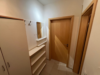 Pronájem bytu 1+kk v osobním vlastnictví 35 m², Černošice