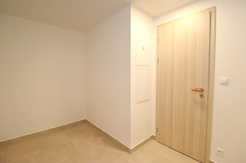 Komora - Pronájem bytu 2+kk v osobním vlastnictví 62 m², Praha 9 - Hloubětín