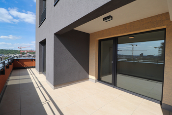 Terasa - Pronájem bytu 2+kk v osobním vlastnictví 62 m², Praha 9 - Hloubětín