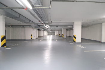 Garáž - Pronájem bytu 2+kk v osobním vlastnictví 62 m², Praha 9 - Hloubětín