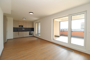 Obývací pokoj + kk - Pronájem bytu 2+kk v osobním vlastnictví 62 m², Praha 9 - Hloubětín