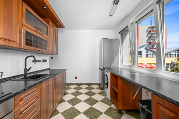 průchozí kuchyň - Prodej bytu 2+1 v osobním vlastnictví 59 m², České Budějovice