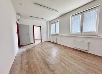 Pronájem skladovacích prostor 2416 m², České Budějovice