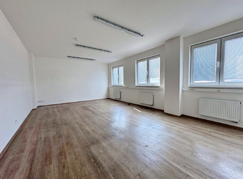 Pronájem skladovacích prostor 2416 m², České Budějovice