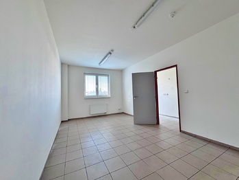 Pronájem skladovacích prostor 1589 m², České Budějovice