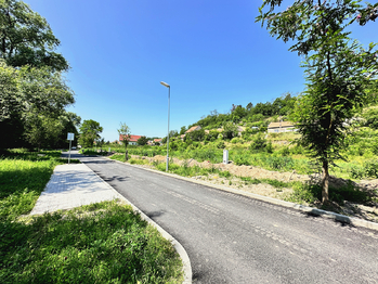 Prodej pozemku 783 m², Zvoleněves