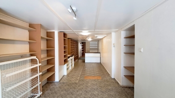Prodej obchodních prostor 66 m², Borovany