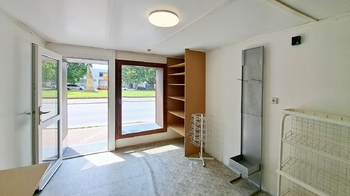 Prodej obchodních prostor 66 m², Borovany