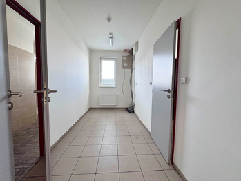 Pronájem skladovacích prostor 827 m², České Budějovice