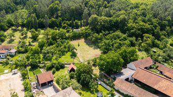 pohled z dronu foto 6 - Prodej pozemku 1083 m², Sentice