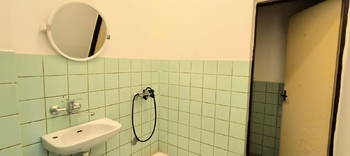 Pronájem obchodních prostor 144 m², Praha 8 - Kobylisy