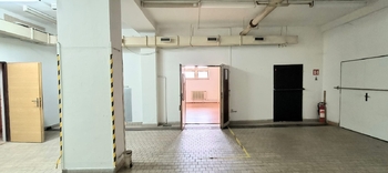 Pronájem obchodních prostor 144 m², Praha 8 - Kobylisy