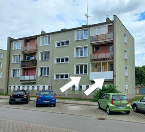 Okna bytu z ulice. - Pronájem bytu 3+kk v osobním vlastnictví 90 m², Veselí nad Lužnicí