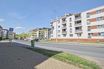 dům z venku - Pronájem bytu 3+kk v osobním vlastnictví 100 m², Plzeň