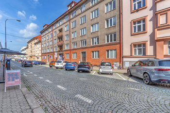Prodej bytu 1+kk v osobním vlastnictví 45 m², Hradec Králové