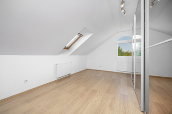 Prodej domu 229 m², Studeněves