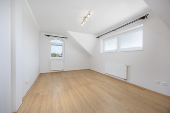 Prodej domu 229 m², Studeněves