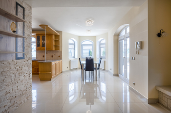 Prodej domu 229 m², Studeněves