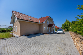 Prodej domu 229 m², Studeněves