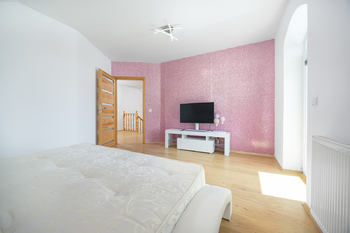 Prodej domu 229 m², Studeněves