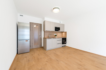 Pronájem kancelářských prostor 31 m², Praha 9 - Hloubětín