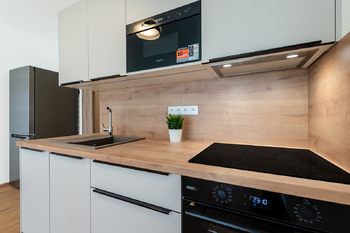 Pronájem kancelářských prostor 31 m², Praha 9 - Hloubětín