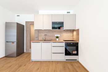 Pronájem kancelářských prostor 31 m², Praha 9 - Hloubětín