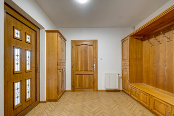 Prodej domu 376 m², Hřebeč
