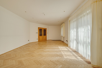 Prodej domu 376 m², Hřebeč