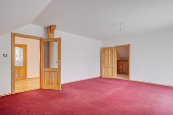 Prodej domu 376 m², Hřebeč