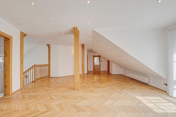Prodej domu 376 m², Hřebeč