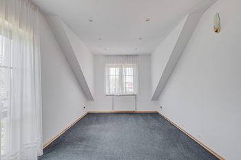 Prodej domu 376 m², Hřebeč