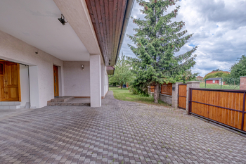 Prodej domu 376 m², Hřebeč