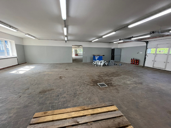 Pronájem výrobních prostor 273 m², Vsetín