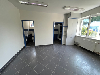 Pronájem výrobních prostor 273 m², Vsetín