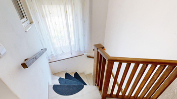 schody - Prodej domu 174 m², Hrušov