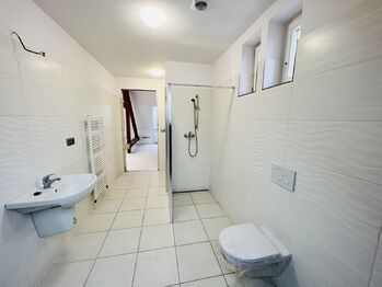 Pronájem malého objektu 291 m², Rožnov pod Radhoštěm