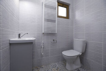Prodej kancelářských prostor 115 m², Bílá