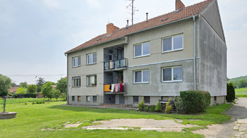 Zadní pohled na dům - Prodej bytu 3+1 v družstevním vlastnictví 98 m², Klobouky u Brna